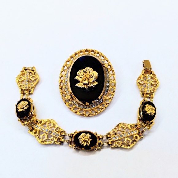 Vintage Celebrity Signed Brooch Bracelet Set - Picture 2 of 10